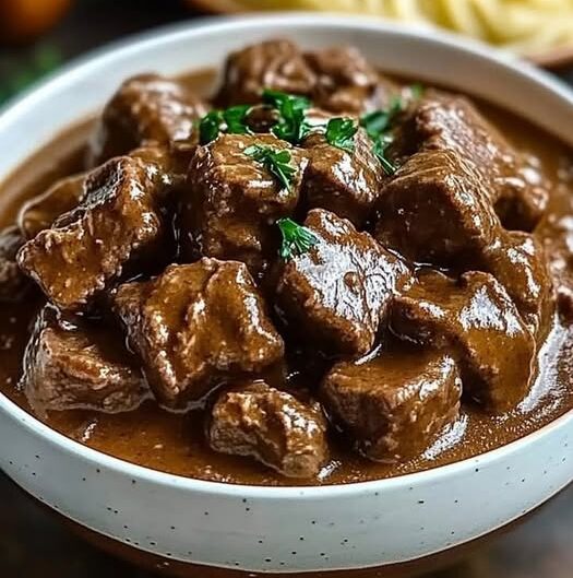 Crockpot Beef Tips – Fall-Apart Tender with Rich Gravy