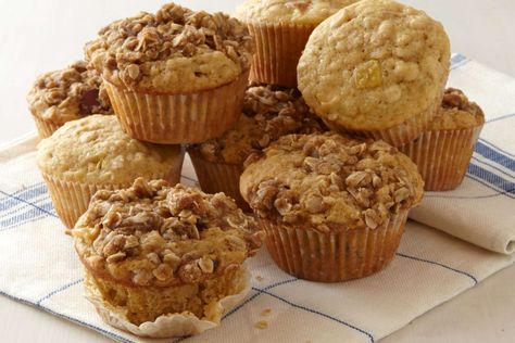 Baked Apple Oatmeal Muffins